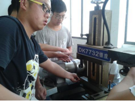 襄陽汽車職業(yè)技術(shù)學(xué)院模具設(shè)計(jì)與制造