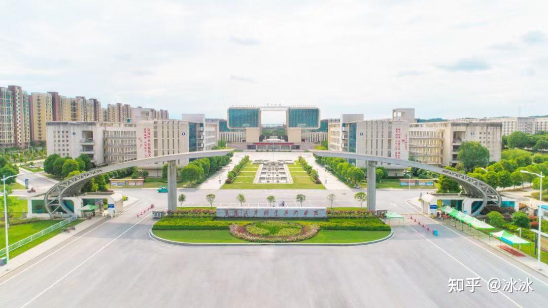 襄陽汽車職業技術學院 培養汽車行業專業人才的搖籃